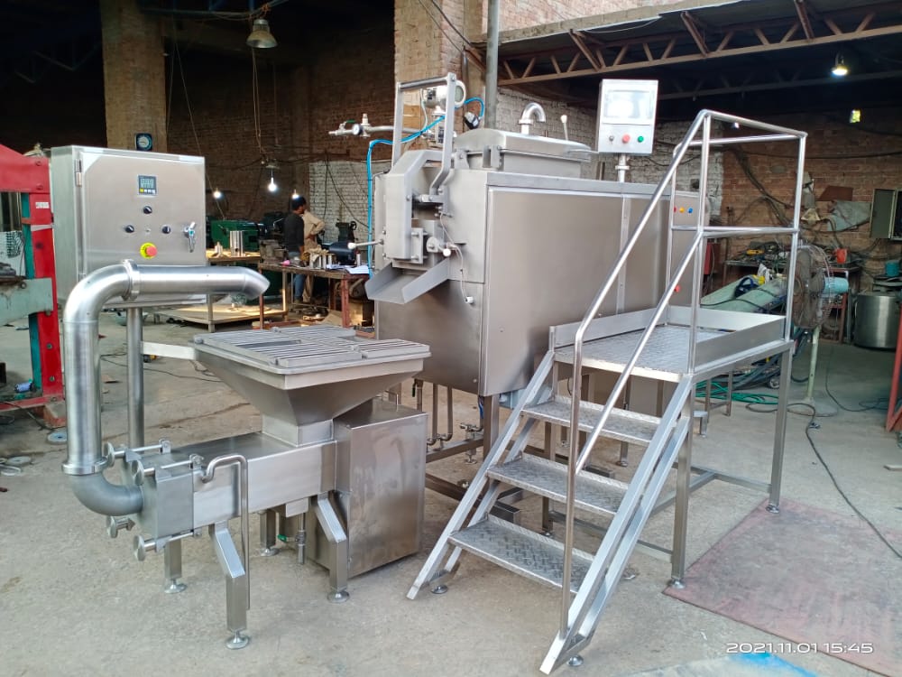 Mozzarella Cooking And Stretching Machine With Product Shifter